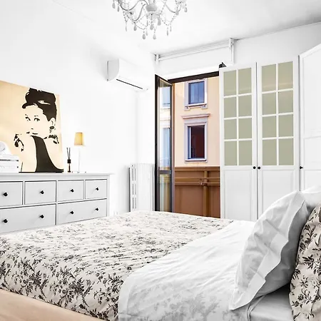 Deluxe With Terrace Apartment *
